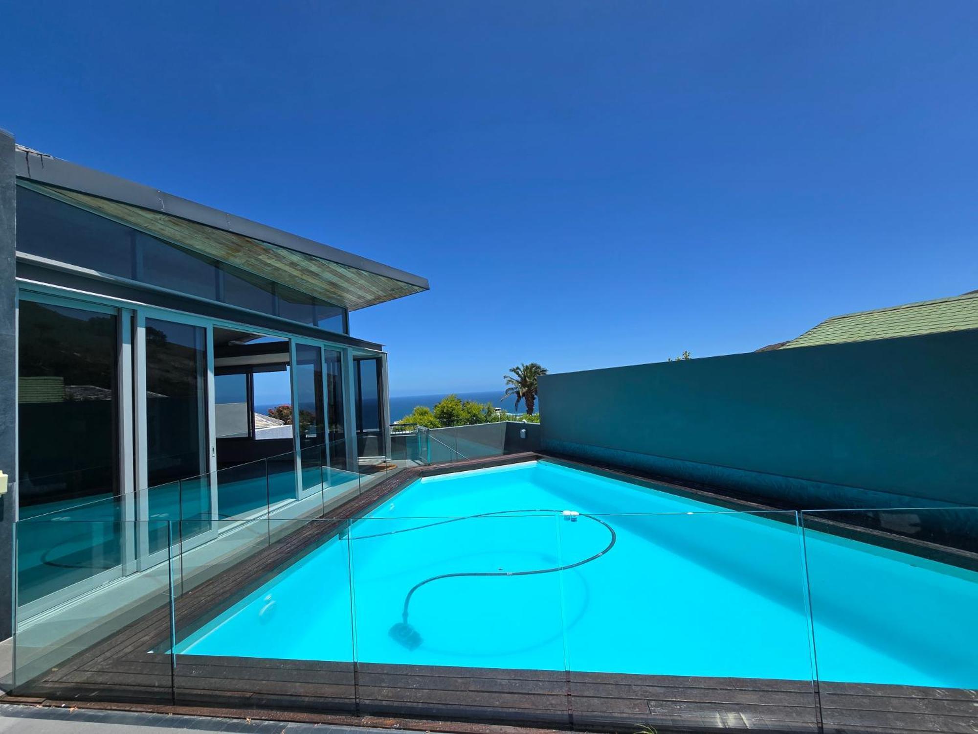 Holiday home A Symphony Of Glass, Sea & Skies *